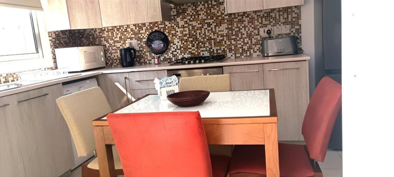 Colonial Villa 32 Перволия Экстерьер фото
